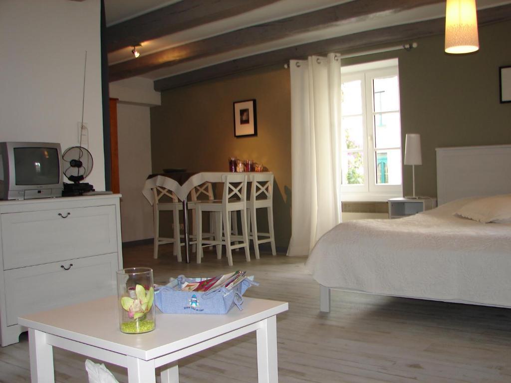 Bed and Breakfast Relais De La Riniere Le Landreau Exterior foto
