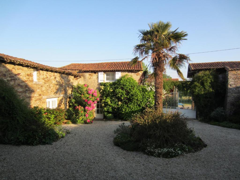 Bed and Breakfast Relais De La Riniere Le Landreau Exterior foto
